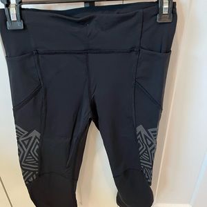 Lululemon size 4 black crop leggings